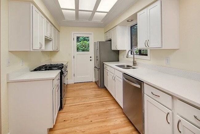 Photo - 11704 NE 73rd St