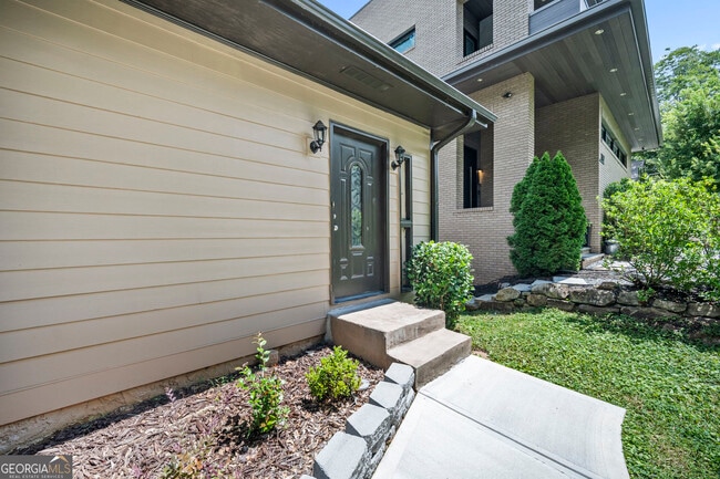 Building Photo - 1126 Briarcliff Pl NE