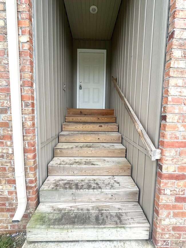 Photo - Comfortable 3 Bed Duplex in Convenient Ozark Location