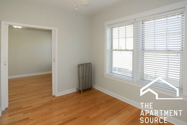 Photo - 1932 W Winona St