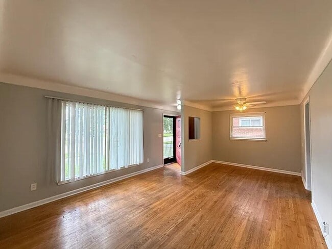 Building Photo - 18015 Marquette St Rental