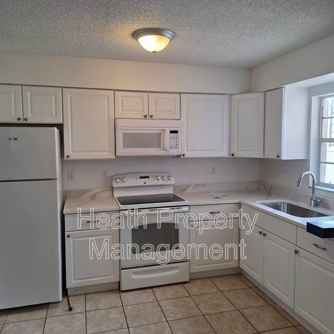 Photo - 1050 Indiana Ave Unidad A