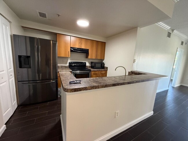Building Photo - 5820 W Sample Rd Rental