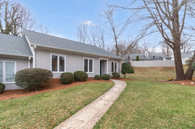 Photo - 1413 Grantland Pl