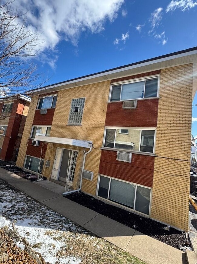 Building Photo - 2151 W 119th St Unit 1S