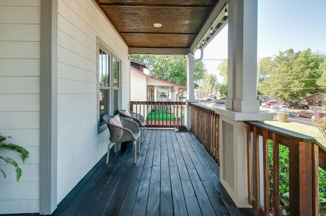 Photo - Craftsman Inspired 3 Bed/ 2.5 Bath Home in Cleveland Park, Fenced Yard, Pet Friendly
