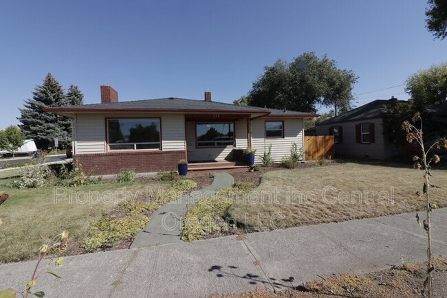 Photo - 348 NW 10th St