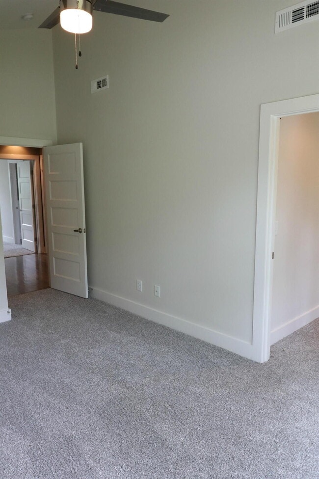 Photo - Spacious 4-Bedroom home minutes walk from the park!