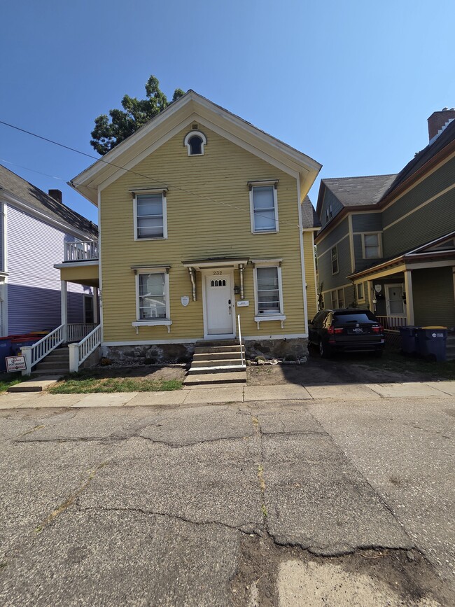 Building Photo - 232 Oakley Pl NE Rental