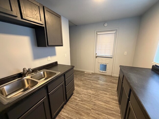 Photo - 404 Avenue-A