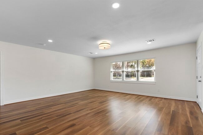 Photo - 10218 Moorberry Ln