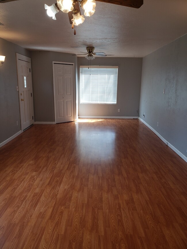 Building Photo - 436 W J St Rental