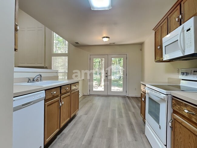 710 Bob White Ct
