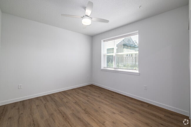 Vista Cay 3BR, 2BA - 1,387SF - Third Bedroom