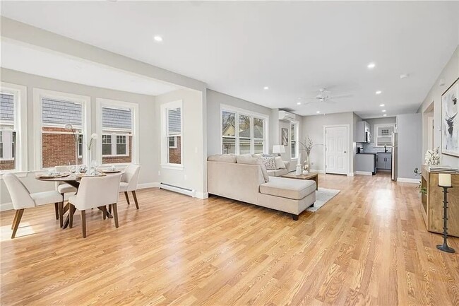 Photo - 146 Evergreen St