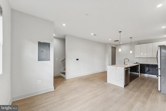 Photo - 3523 14th St NW Unidad 5