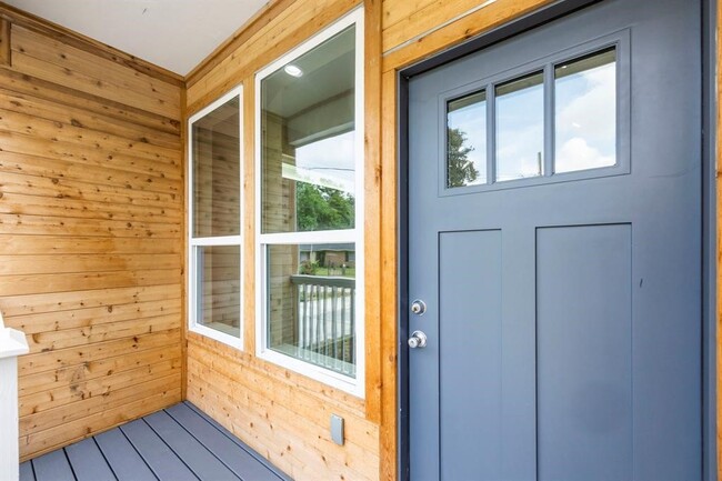 Photo - 6832 Morrow St