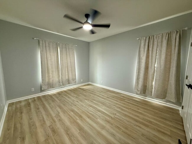Photo - 219 Overcup Dr