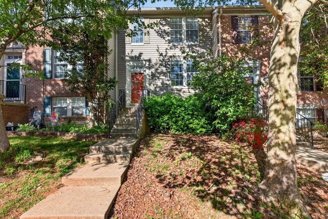 Building Photo - 3BR Townhome in Russett | 3 Levels | Walkout Basement + Deck | $2,400/mo** Beautiful 3-level town...