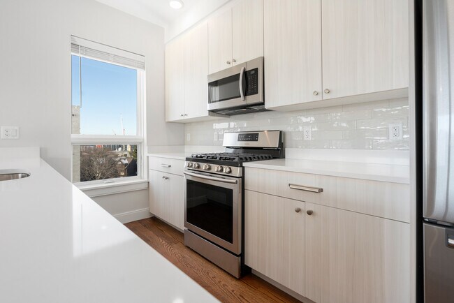 10 Everett Sq Unit 503