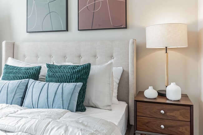 Oak Guest Bedroom