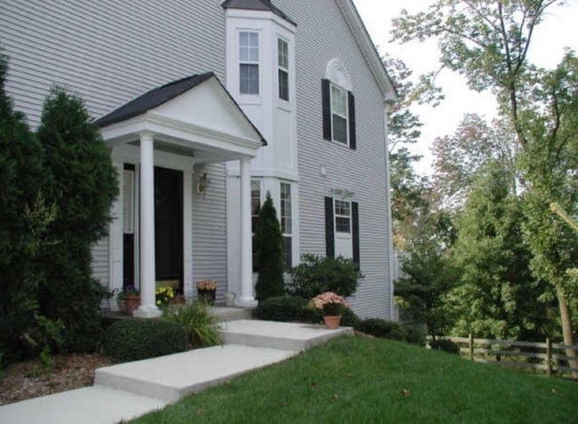 Building Photo - 10 Hopkinson Ct