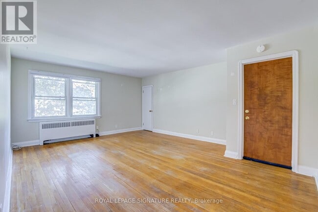 Photo - 855 Simcoe St N Unit #3