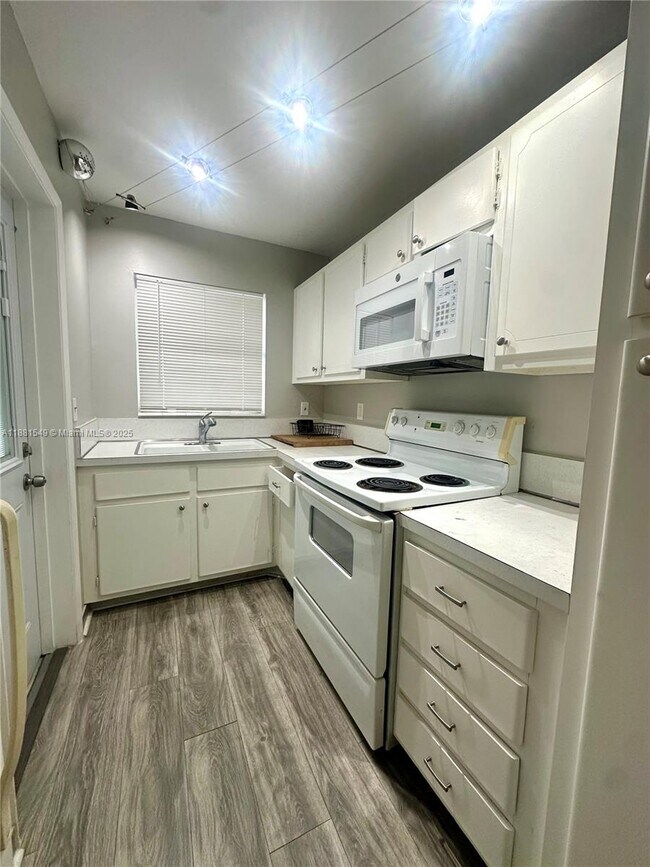 Photo - 250 Layne Blvd Unit 216