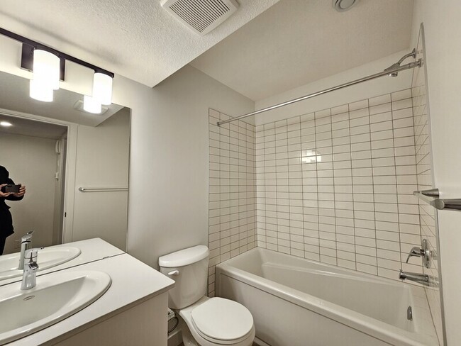 Photo - 6355 King Wynd SW