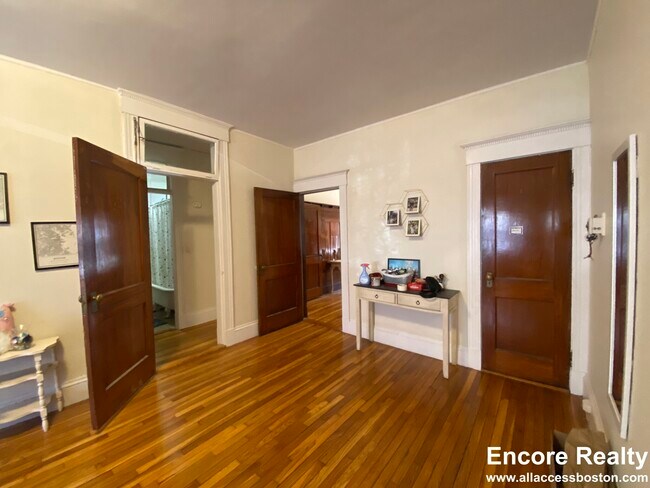 Photo - 116 Englewood Ave Unit 13