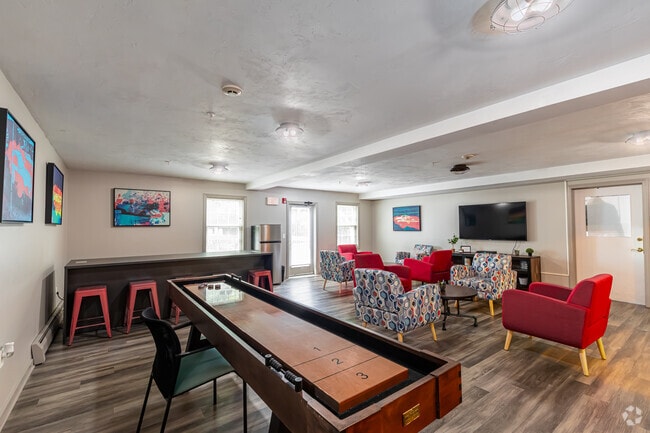 Community Room - University Crossing Apartments