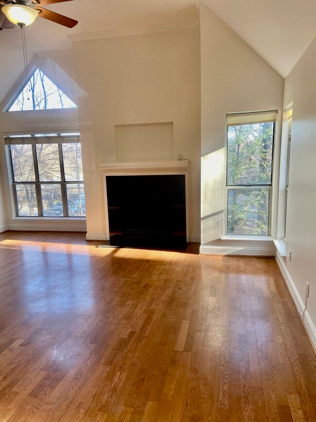 Photo - 2512 Cranbrook Ln Unit 12