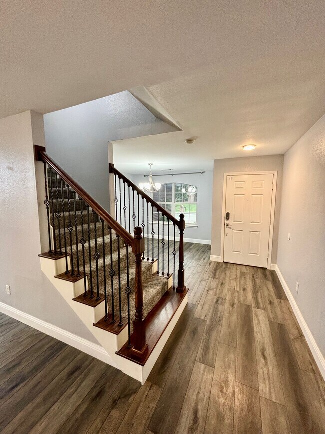 Photo - 137 Centennial Pl