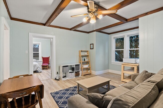 Living Room Photo 2 - W61N386 Washington Ave Unit Lower