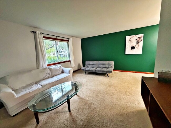 Photo - 800 W Beechtree Ln