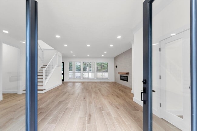 Photo - 30 E Wedgemere Cir
