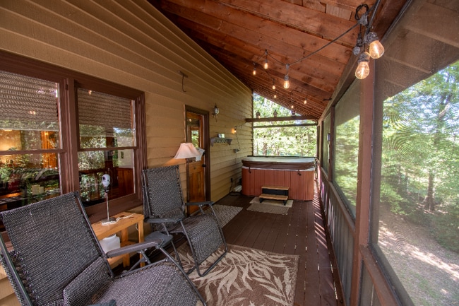 Photo - 328 Sharp Top Cir