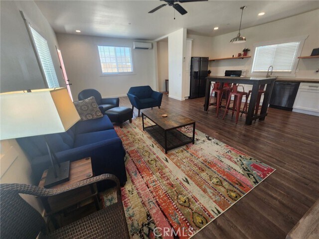 Photo - 6658 National Park Dr