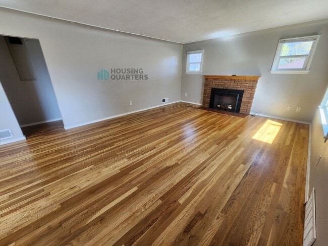 Photo - Beautiful single family home just minutes from Argonne and Upriver Drive!