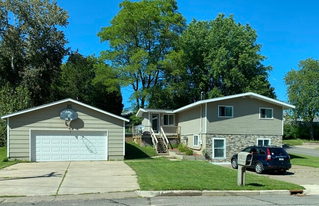 Building Photo - 1402 Altamont St Rental