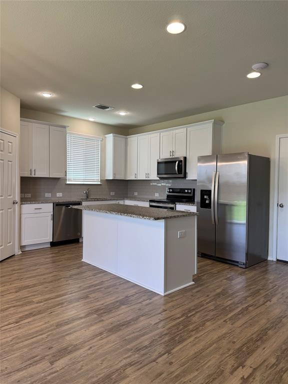 Photo - 201 Bedford Falls Ln