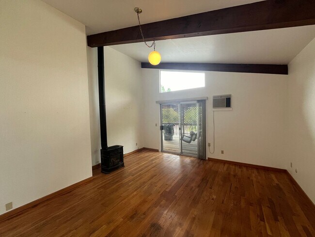 Photo - 886 Pine View Dr Unit House