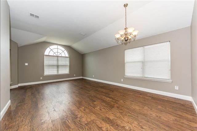 Photo - 2016 Falls Creek Dr