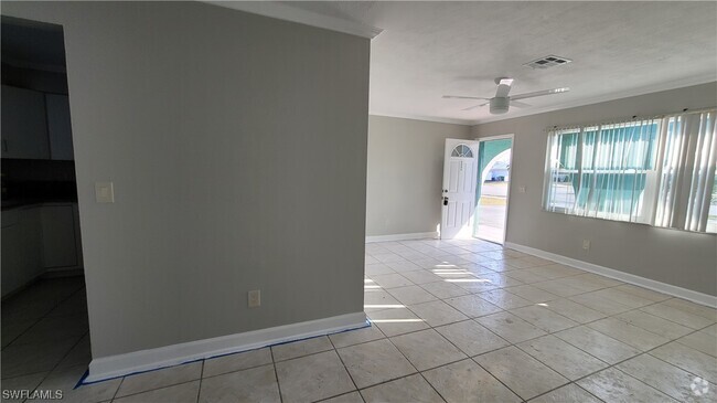 Building Photo - 4404 Santa Barbara Blvd Rental