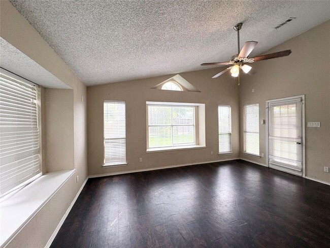 Photo - 3014 Cottonweed Trail