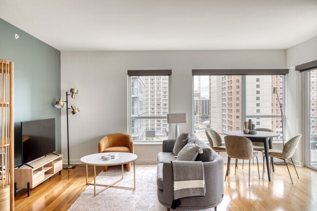 Building Photo - 10349 NE 10th St