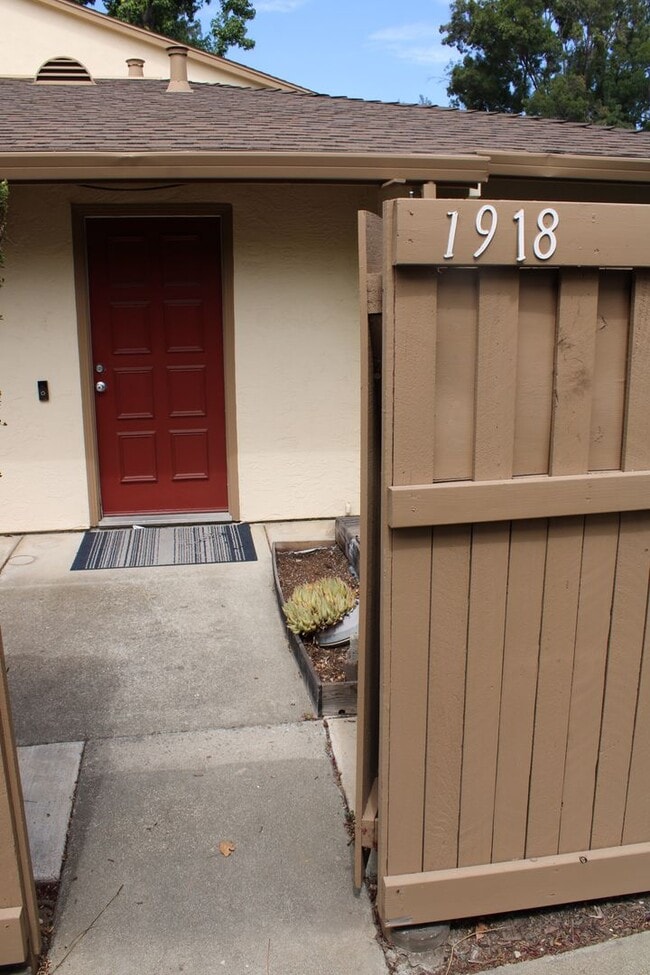 Photo - 1918 Pomar Way
