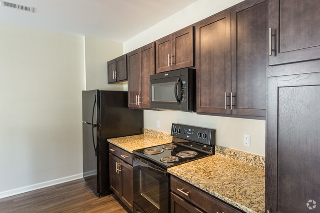 1BR, 1BA - 800 SF - Kitchen