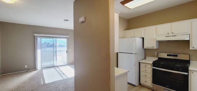 Photo - 1900 N Torrey Pines Dr Unit #203 - File 1096
