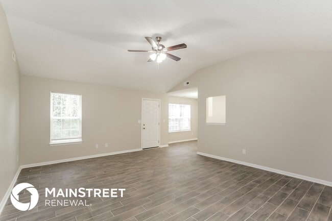 Photo - 1725 Clooney Ln